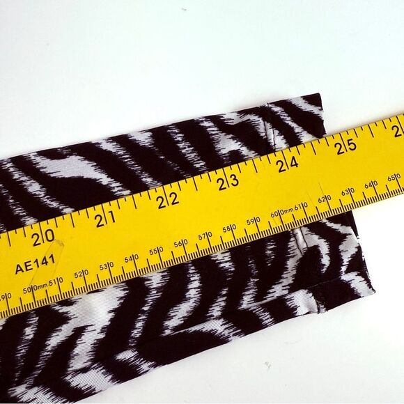 St. John Zebra Stripe Stretchy Turtleneck S - Picture 7 of 9